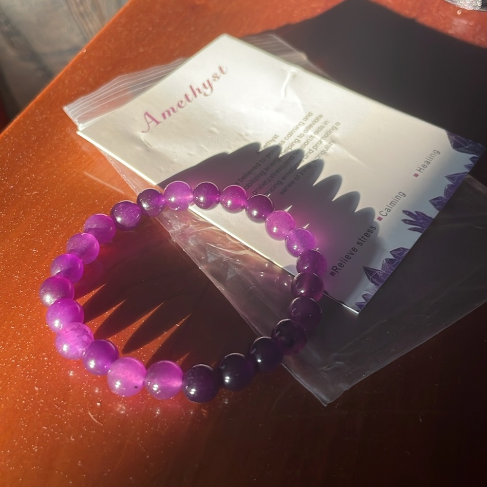 NWT •AMETHYST• Natural gemstone stretchy bracelet w/ inspirational card